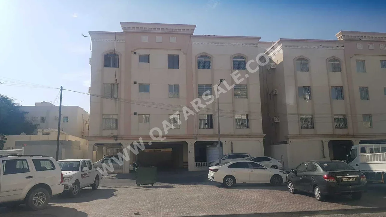 Buildings, Towers & Compounds - Family Residential  - Doha  - Madinat Khalifa South  For Sale