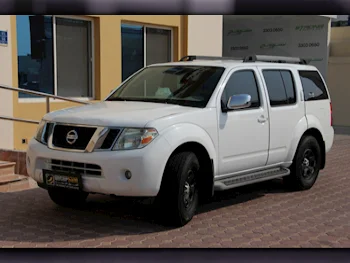  Nissan  Pathfinder  LE  2012  Automatic  141,500 Km  6 Cylinder  Four Wheel Drive (4WD)  SUV  White  With Warranty