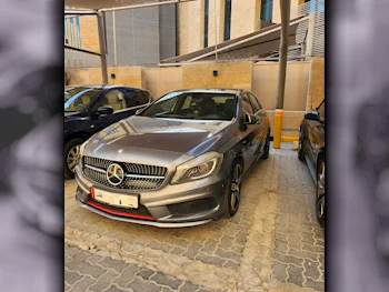 Mercedes-Benz  A-Class  250  2015  Automatic  184,000 Km  4 Cylinder  Front Wheel Drive (FWD)  Hatchback  Gray and Silver