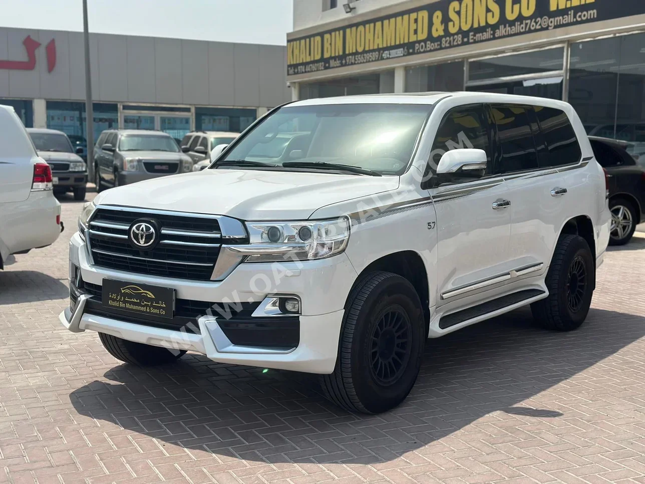 Toyota  Land Cruiser  VXR  2016  Automatic  213,000 Km  8 Cylinder  Four Wheel Drive (4WD)  SUV  White