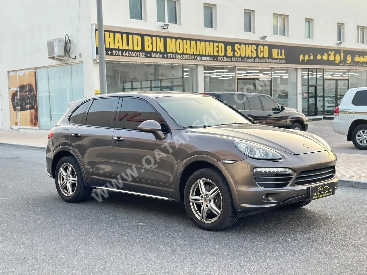 Porsche  Cayenne  2013  Automatic  176٬000 Km  6 Cylinder  Four Wheel Drive (4WD)  SUV  Brown