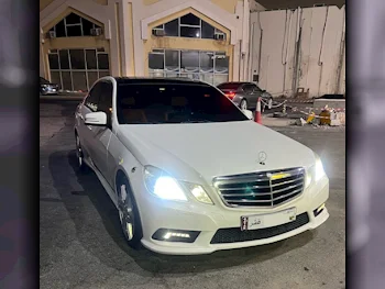 Mercedes-Benz  E-Class  300  2011  Automatic  166,000 Km  6 Cylinder  Rear Wheel Drive (RWD)  Sedan  White