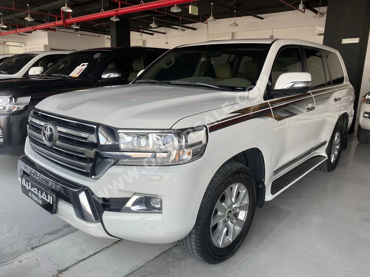 Toyota  Land Cruiser  GXR  2016  Automatic  277,000 Km  8 Cylinder  Four Wheel Drive (4WD)  SUV  White