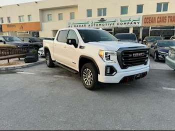 GMC  Sierra  AT4  2022  Automatic  124,000 Km  8 Cylinder  Four Wheel Drive (4WD)  Pick Up  White