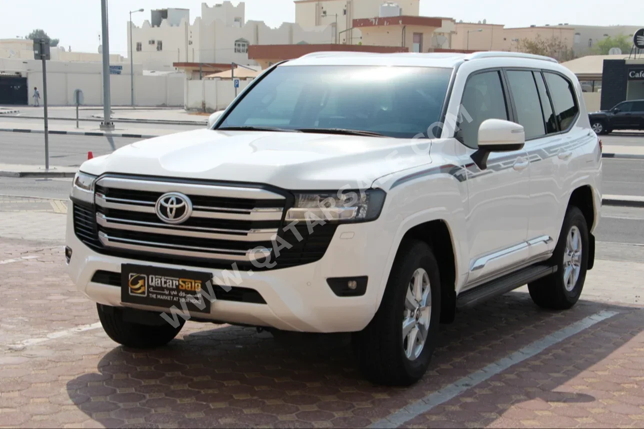 Toyota  Land Cruiser  GXR Twin Turbo  2023  Automatic  17,000 Km  6 Cylinder  Four Wheel Drive (4WD)  SUV  White  With Warranty