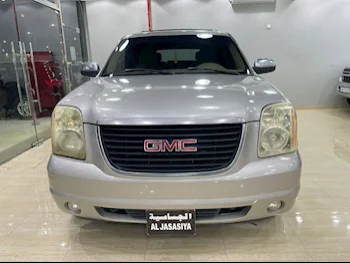 GMC  Yukon  2007  Automatic  216,000 Km  8 Cylinder  Four Wheel Drive (4WD)  SUV  Silver