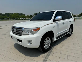  Toyota  Land Cruiser  VXR  2015  Automatic  270,000 Km  8 Cylinder  Four Wheel Drive (4WD)  SUV  White  With Warranty