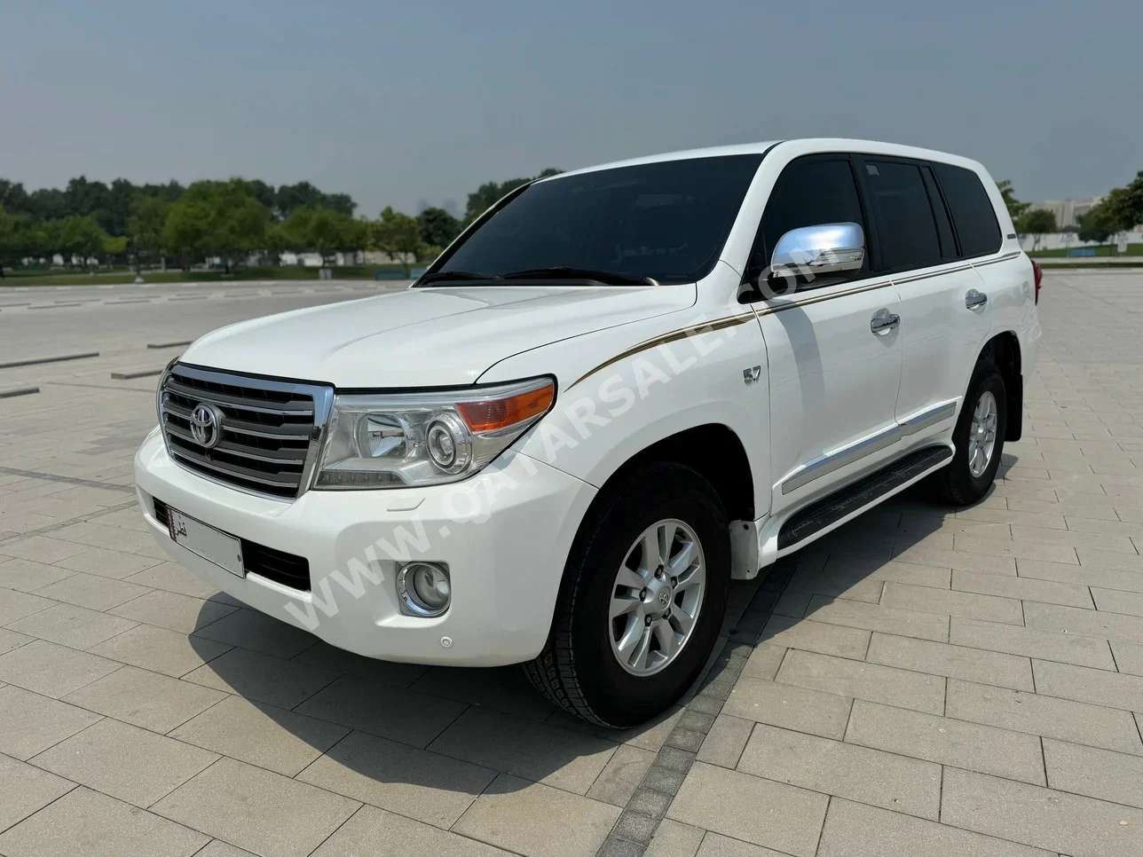  Toyota  Land Cruiser  VXR  2015  Automatic  270,000 Km  8 Cylinder  Four Wheel Drive (4WD)  SUV  White  With Warranty