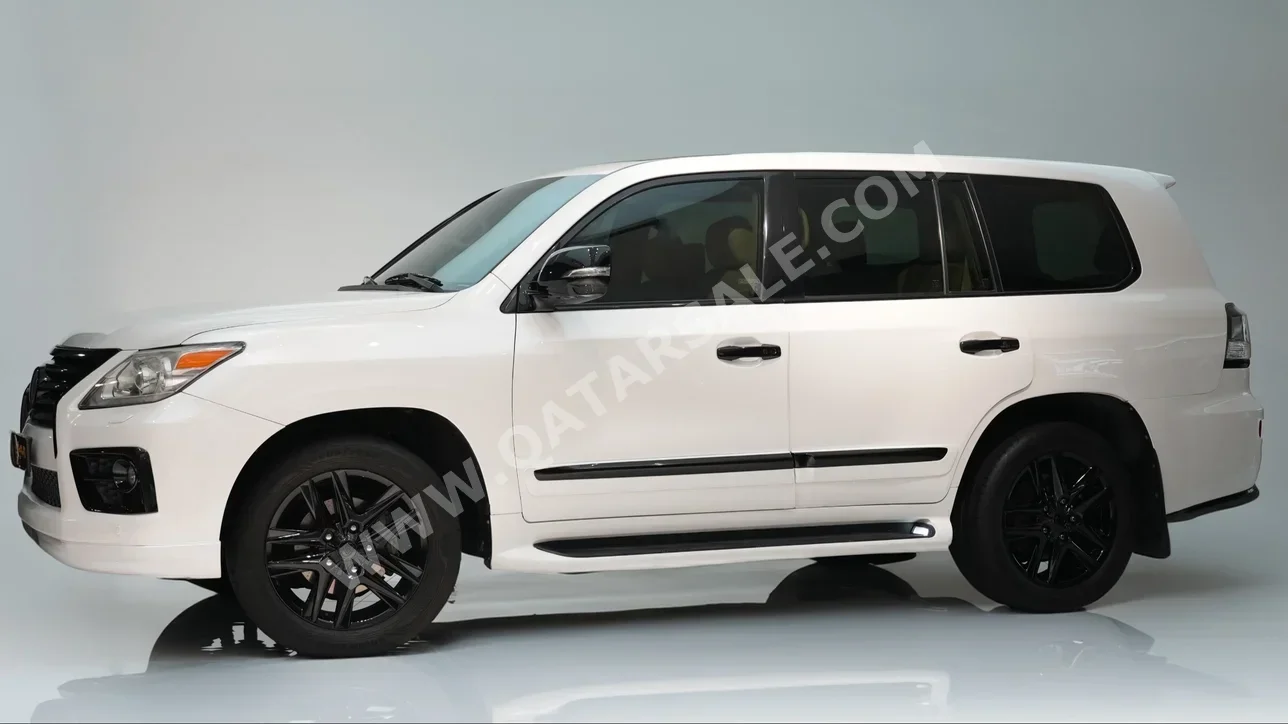 Lexus  LX  570 supercharger  2015  Automatic  213٬000 Km  8 Cylinder  Four Wheel Drive (4WD)  SUV  White