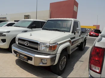 Toyota  Land Cruiser  LX  2022  Manual  73,000 Km  6 Cylinder  Four Wheel Drive (4WD)  Pick Up  Silver