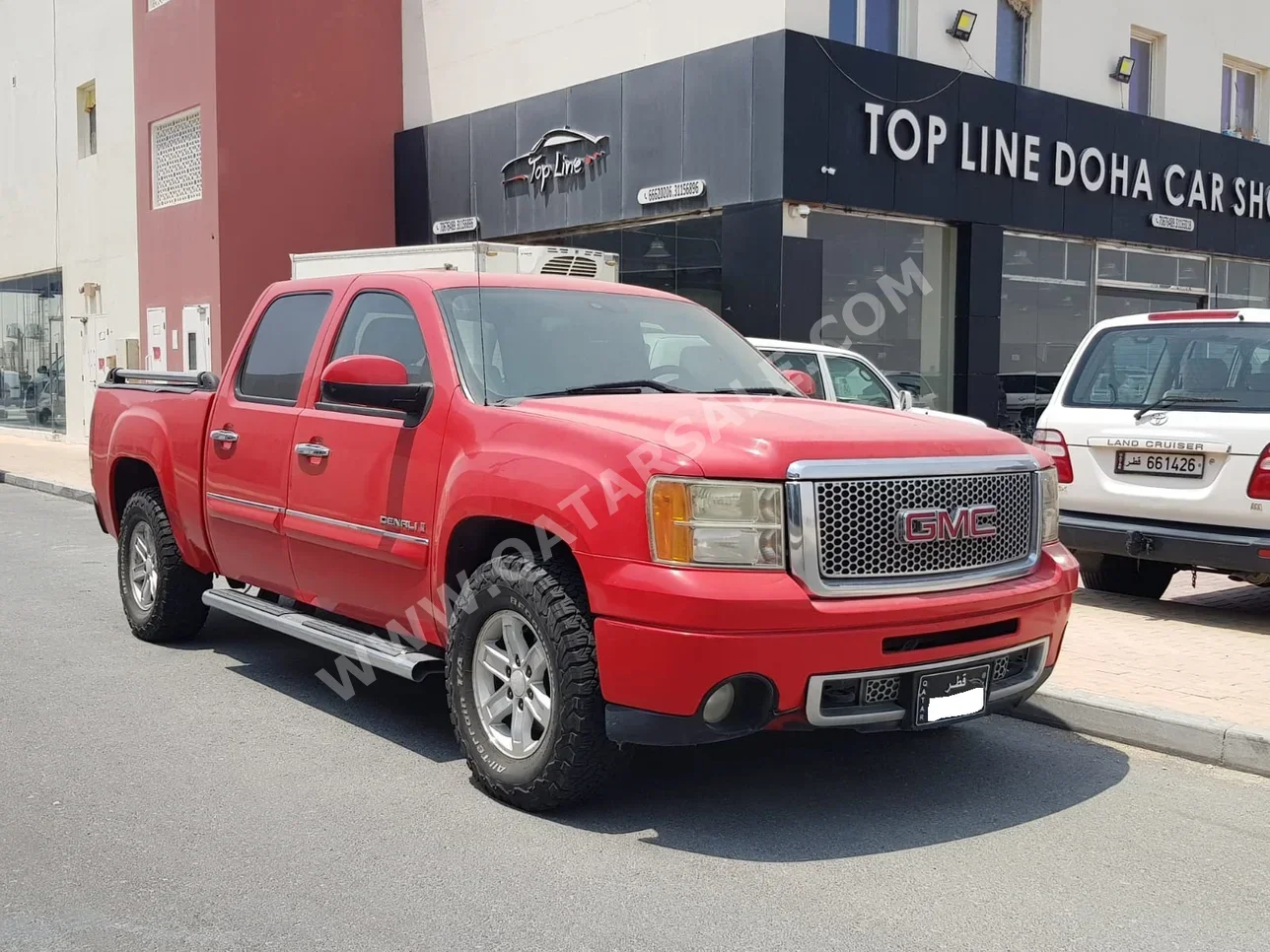 GMC  Sierra  Denali  2009  Automatic  350,000 Km  8 Cylinder  Four Wheel Drive (4WD)  Pick Up  Red