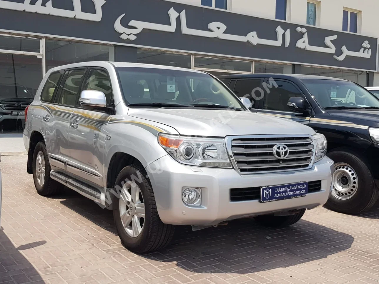 Toyota  Land Cruiser  VXR  2014  Automatic  290,000 Km  8 Cylinder  Four Wheel Drive (4WD)  SUV  Silver