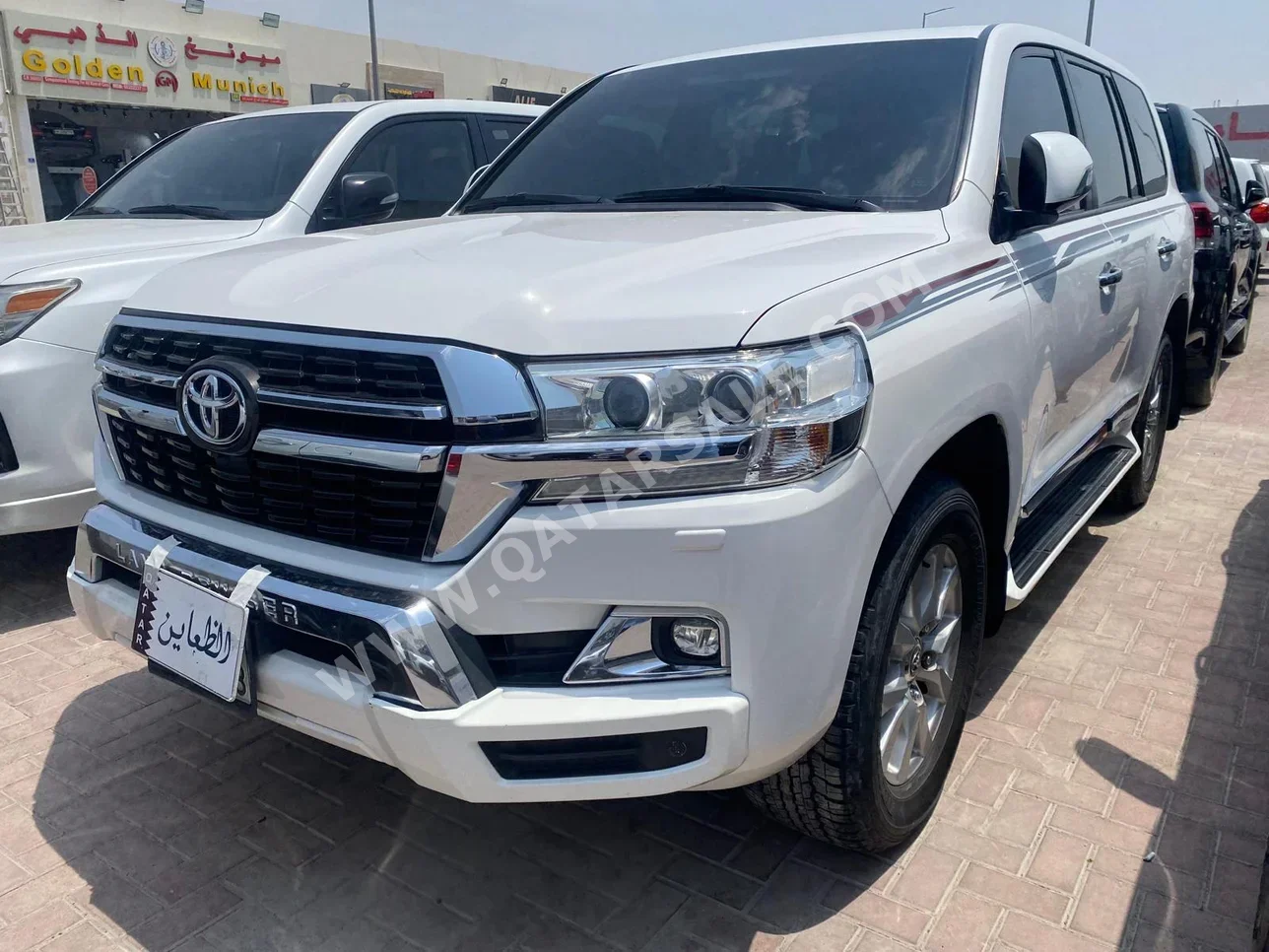  Toyota  Land Cruiser  GXR  2016  Automatic  254,000 Km  8 Cylinder  Four Wheel Drive (4WD)  SUV  White  With Warranty