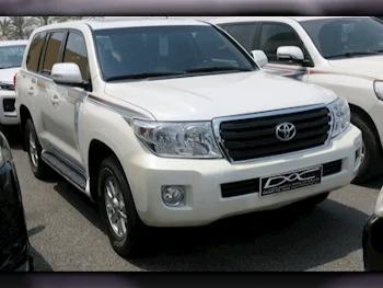 Toyota  Land Cruiser  GXR  2012  Automatic  125,000 Km  6 Cylinder  Four Wheel Drive (4WD)  SUV  White