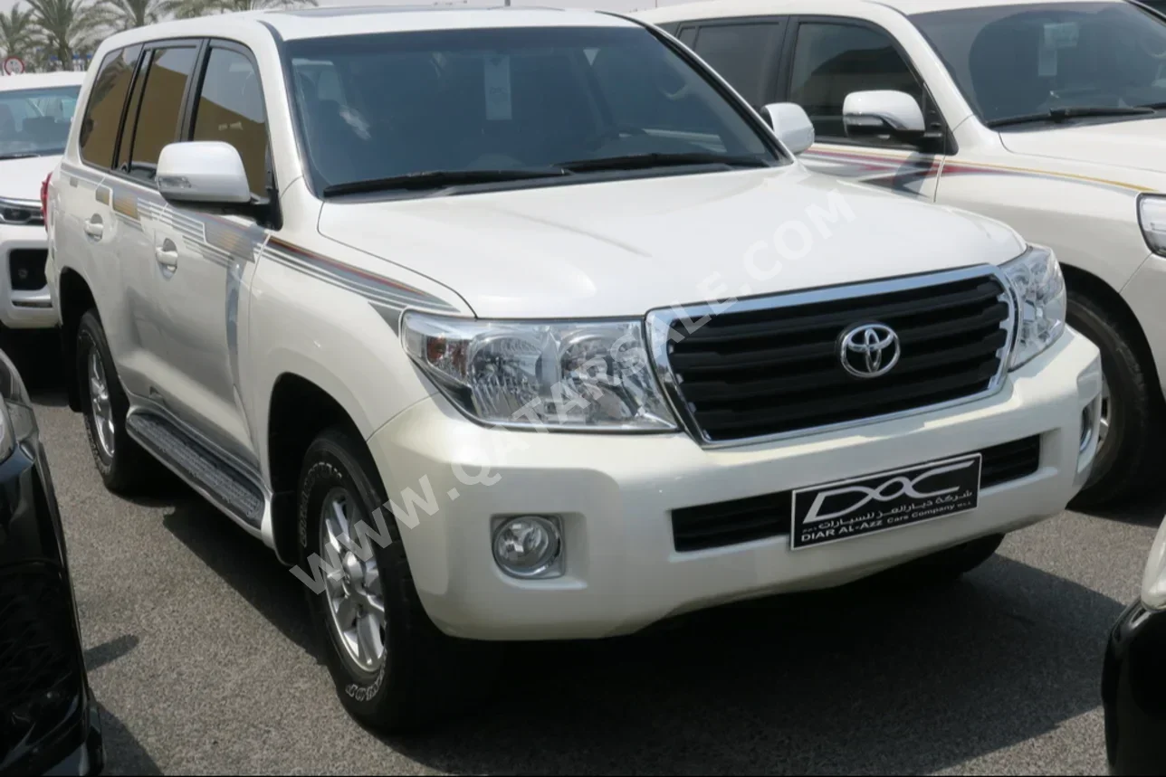 Toyota  Land Cruiser  GXR  2012  Automatic  125,000 Km  6 Cylinder  Four Wheel Drive (4WD)  SUV  White