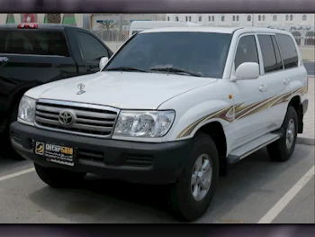 Toyota  Land Cruiser  GX  2005  Manual  470,000 Km  6 Cylinder  Four Wheel Drive (4WD)  SUV  White