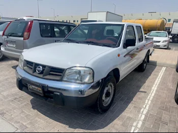 Nissan  Pickup  2016  Manual  168,000 Km  4 Cylinder  Rear Wheel Drive (RWD)  Pick Up  White