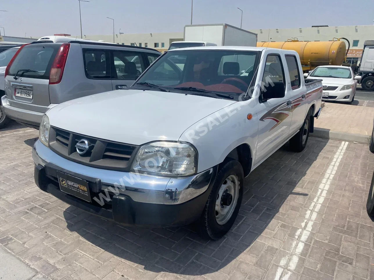 Nissan  Pickup  2016  Manual  168,000 Km  4 Cylinder  Rear Wheel Drive (RWD)  Pick Up  White