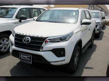 Toyota  Fortuner  2024  Automatic  0 Km  4 Cylinder  Four Wheel Drive (4WD)  SUV  White  With Warranty