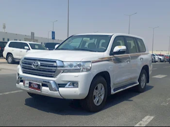 Toyota  Land Cruiser  GXR  2016  Automatic  277,000 Km  6 Cylinder  Four Wheel Drive (4WD)  SUV  White