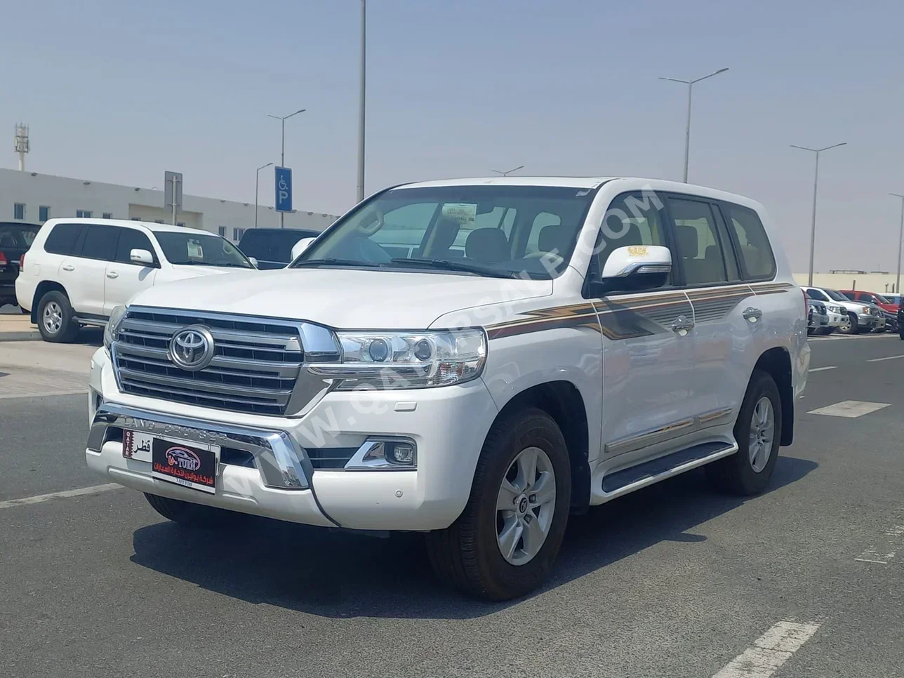 Toyota  Land Cruiser  GXR  2016  Automatic  277,000 Km  6 Cylinder  Four Wheel Drive (4WD)  SUV  White