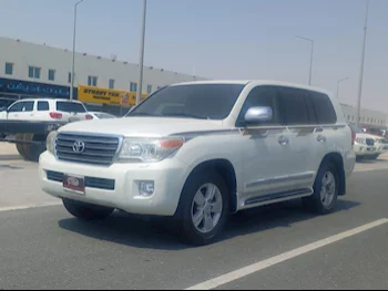 Toyota  Land Cruiser  GXR  2014  Automatic  94,000 Km  6 Cylinder  Four Wheel Drive (4WD)  SUV  White