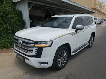 Toyota  Land Cruiser  VX Twin Turbo  2022  Automatic  111,000 Km  6 Cylinder  Four Wheel Drive (4WD)  SUV  White