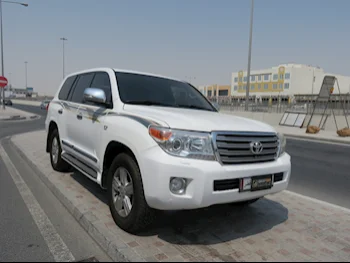 Toyota  Land Cruiser  VXR  2014  Automatic  342,000 Km  8 Cylinder  Four Wheel Drive (4WD)  SUV  White