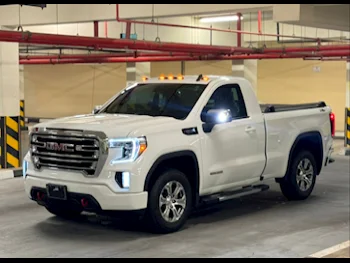 GMC  Sierra  Elevation  2022  Automatic  38,000 Km  8 Cylinder  Four Wheel Drive (4WD)  Pick Up  White  With Warranty