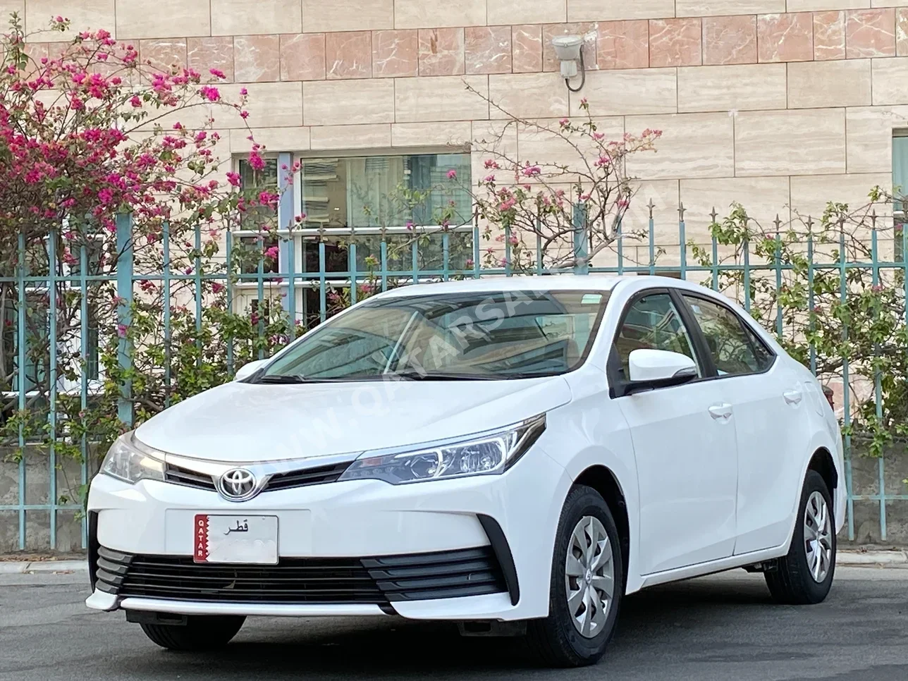 Toyota  Corolla  XLI  2018  Automatic  201,000 Km  4 Cylinder  Front Wheel Drive (FWD)  Sedan  White