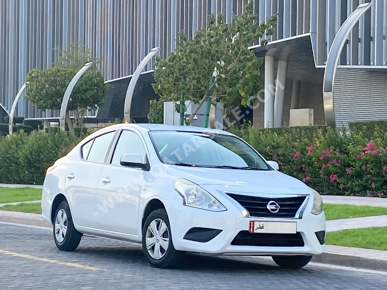 Nissan  Sunny  2020  Automatic  100,000 Km  4 Cylinder  Front Wheel Drive (FWD)  Sedan  White