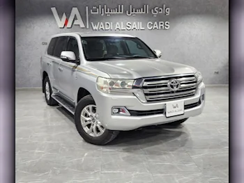 Toyota  Land Cruiser  VXR  2018  Automatic  211,000 Km  8 Cylinder  Four Wheel Drive (4WD)  SUV  Silver