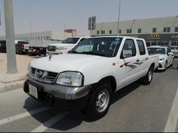 Nissan  Pickup  2016  Manual  285,000 Km  4 Cylinder  Rear Wheel Drive (RWD)  Pick Up  White