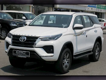 Toyota  Fortuner  2024  Automatic  0 Km  6 Cylinder  Four Wheel Drive (4WD)  SUV  White  With Warranty