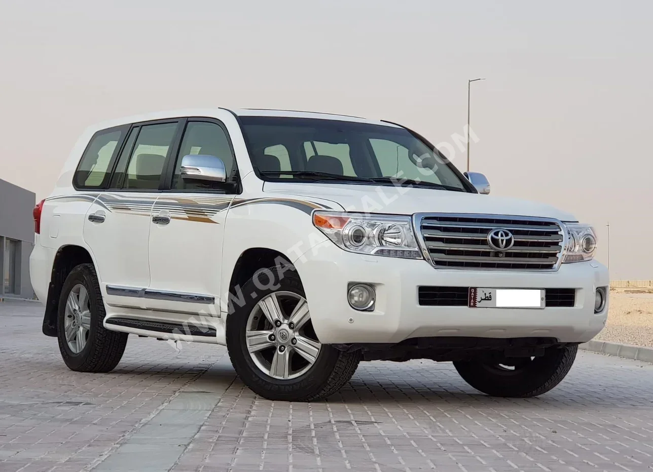 Toyota  Land Cruiser  VXR  2015  Automatic  222,000 Km  8 Cylinder  Four Wheel Drive (4WD)  SUV  White