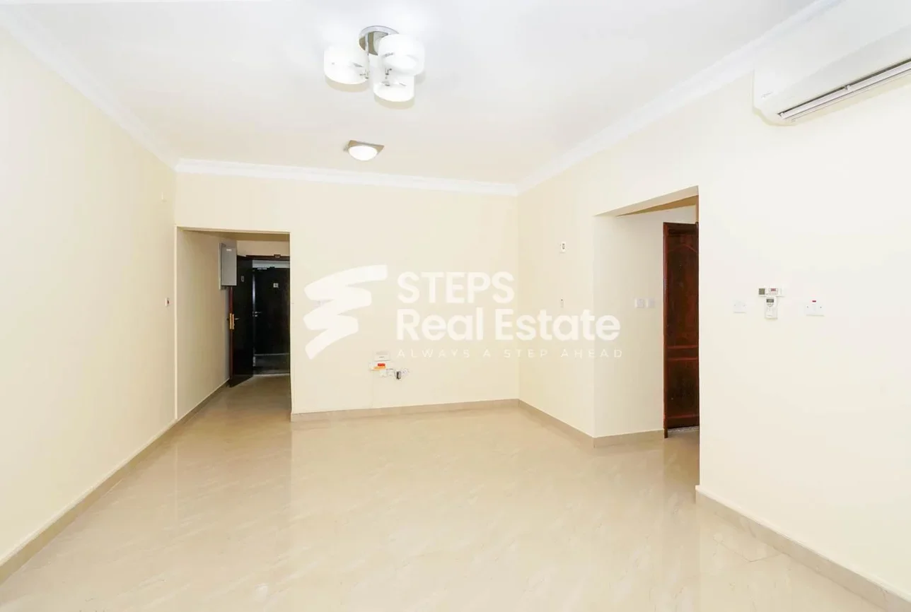 3 Bedrooms  Apartment  in Doha -  Fereej Bin Omran  Not Furnished