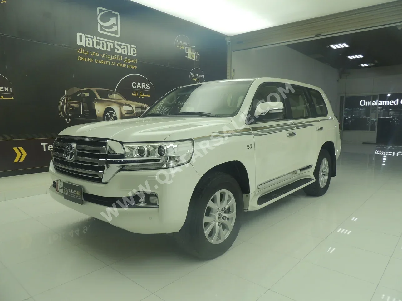  Toyota  Land Cruiser  VXR  2018  Automatic  225,500 Km  8 Cylinder  Four Wheel Drive (4WD)  SUV  White  With Warranty