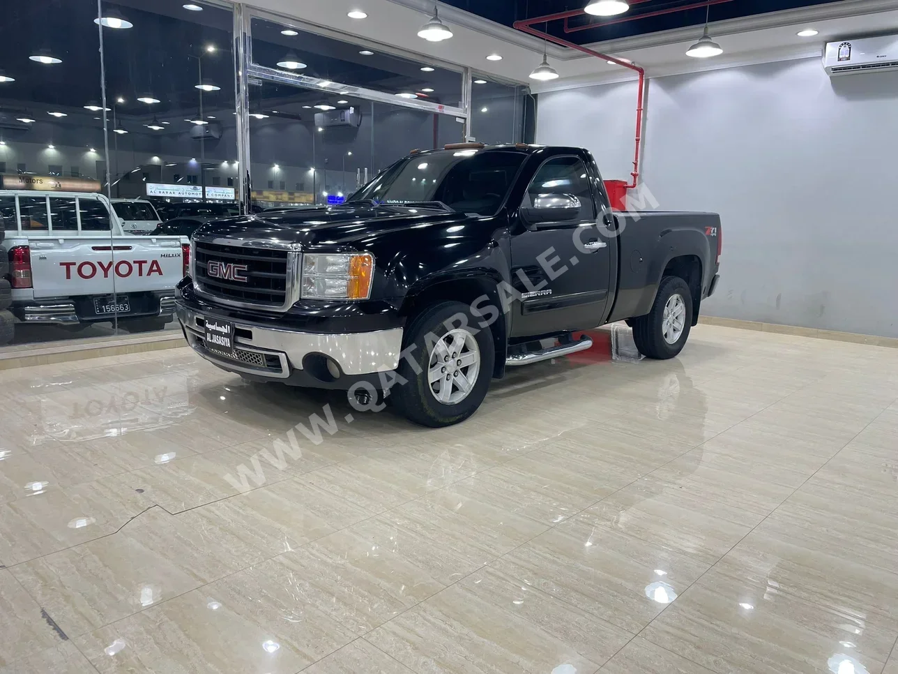 GMC  Sierra  SLE  2011  Automatic  352,000 Km  8 Cylinder  Four Wheel Drive (4WD)  Pick Up  Black