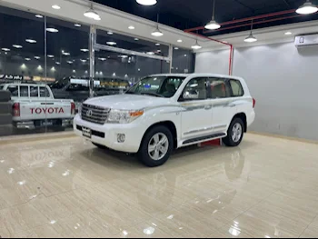 Toyota  Land Cruiser  VXR  2013  Automatic  390,000 Km  8 Cylinder  Four Wheel Drive (4WD)  SUV  White