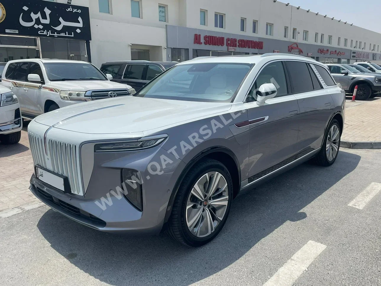 Hongqi  E-HS9  2024  Automatic  6,000 Km  4 Cylinder  Four Wheel Drive (4WD)  SUV  Gray  With Warranty