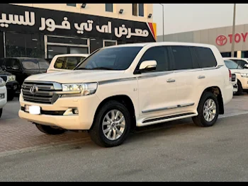 Toyota  Land Cruiser  VXR  2020  Automatic  180,000 Km  8 Cylinder  Four Wheel Drive (4WD)  SUV  White