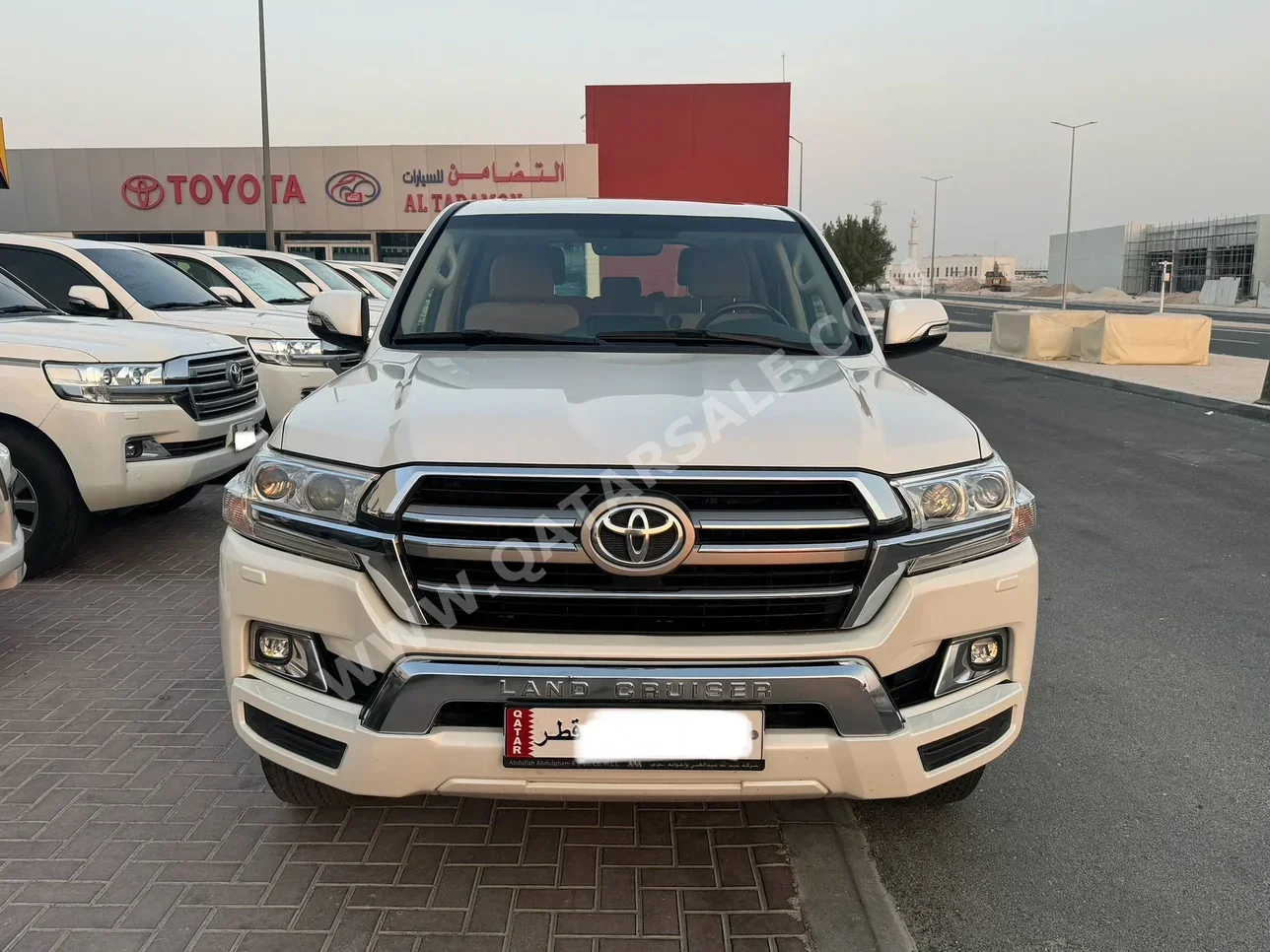 Toyota  Land Cruiser  GXR  2019  Automatic  146,000 Km  6 Cylinder  Four Wheel Drive (4WD)  SUV  White