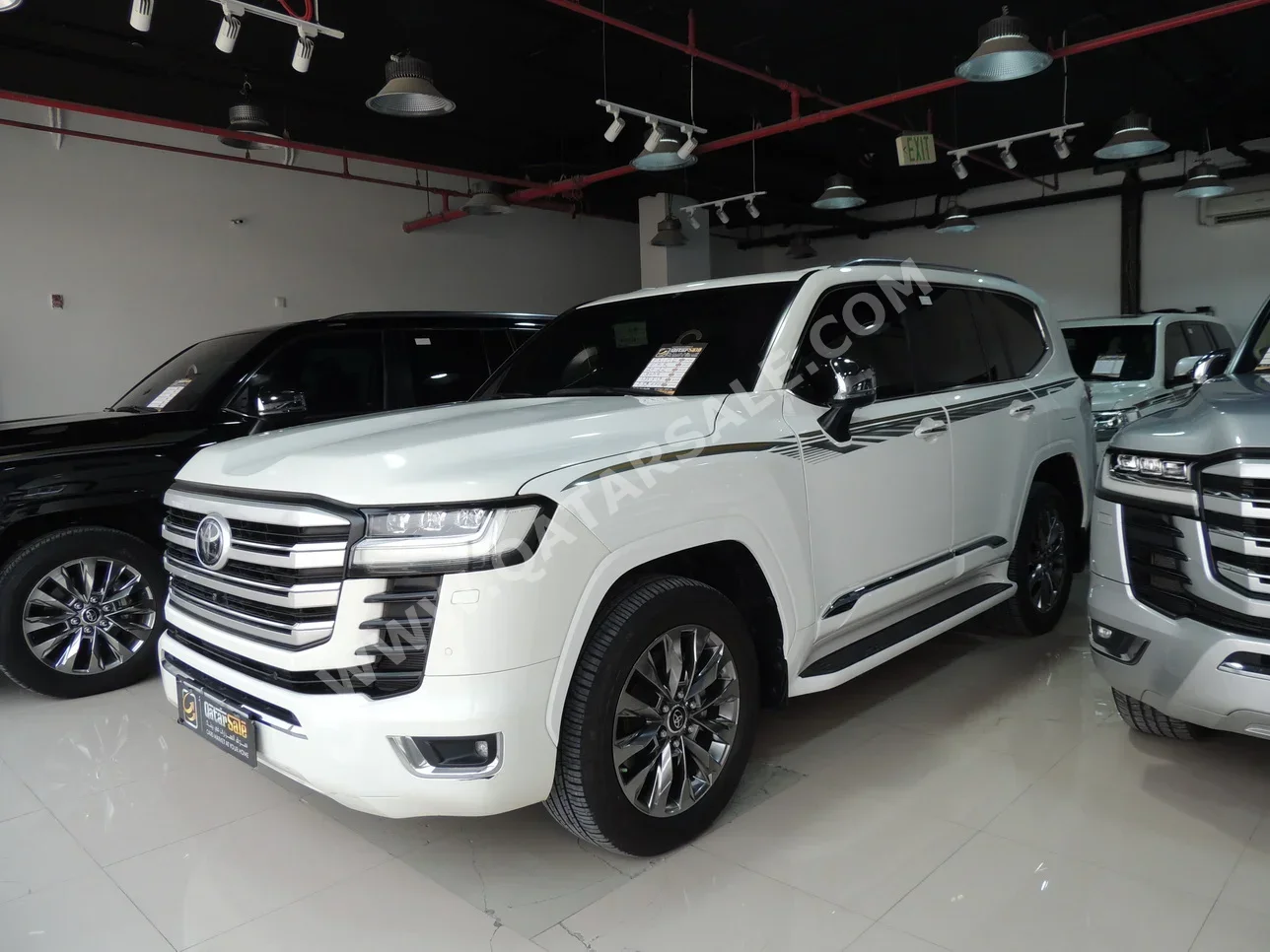 Toyota  Land Cruiser  VXR Twin Turbo  2022  Automatic  135,000 Km  6 Cylinder  Four Wheel Drive (4WD)  SUV  White