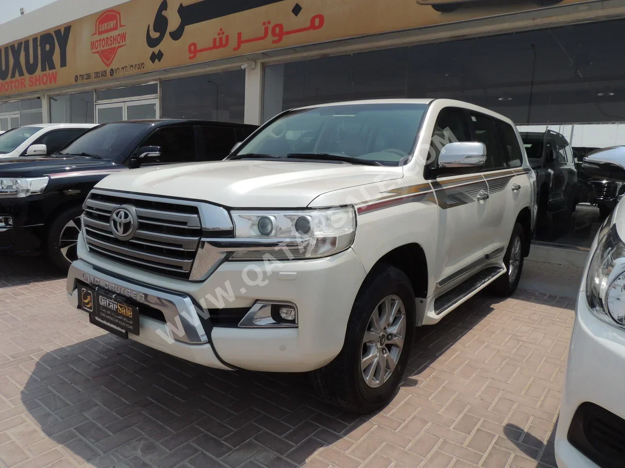 Toyota  Land Cruiser  GXR  2016  Automatic  339,000 Km  8 Cylinder  Four Wheel Drive (4WD)  SUV  Silver