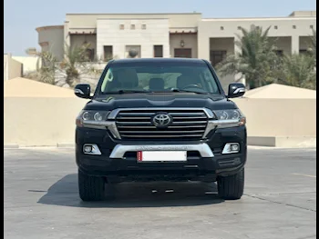 Toyota  Land Cruiser  GXR Black Edition  2017  Automatic  223,000 Km  8 Cylinder  Four Wheel Drive (4WD)  SUV  Black