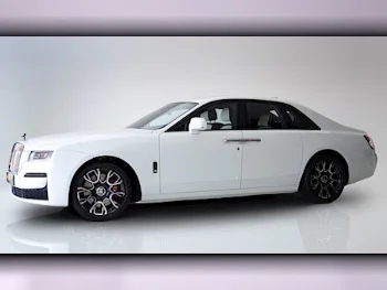 Rolls-Royce  Ghost  Black Badge  2022  Automatic  6٬500 Km  12 Cylinder  Rear Wheel Drive (RWD)  Sedan  White  With Warranty