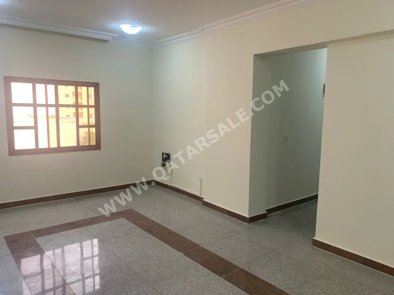 3 Bedrooms  Apartment  For Rent  in Doha -  Fereej Bin Dirham  Not Furnished