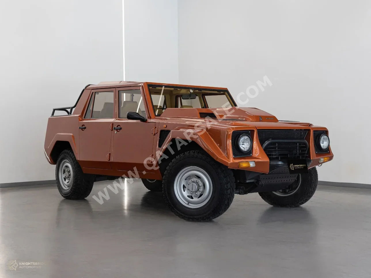 Lamborghini  LM002  1986  Manual  18,000 Km  12 Cylinder  Four Wheel Drive (4WD)  Pick Up  Orange