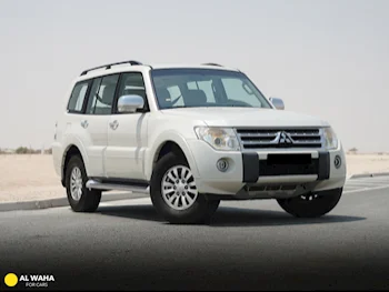 Mitsubishi  Pajero  GLS  2011  Automatic  140,000 Km  6 Cylinder  Four Wheel Drive (4WD)  SUV  White