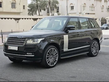  Land Rover  Range Rover  Vogue  2017  Automatic  105,000 Km  6 Cylinder  Four Wheel Drive (4WD)  SUV  Black  With Warranty